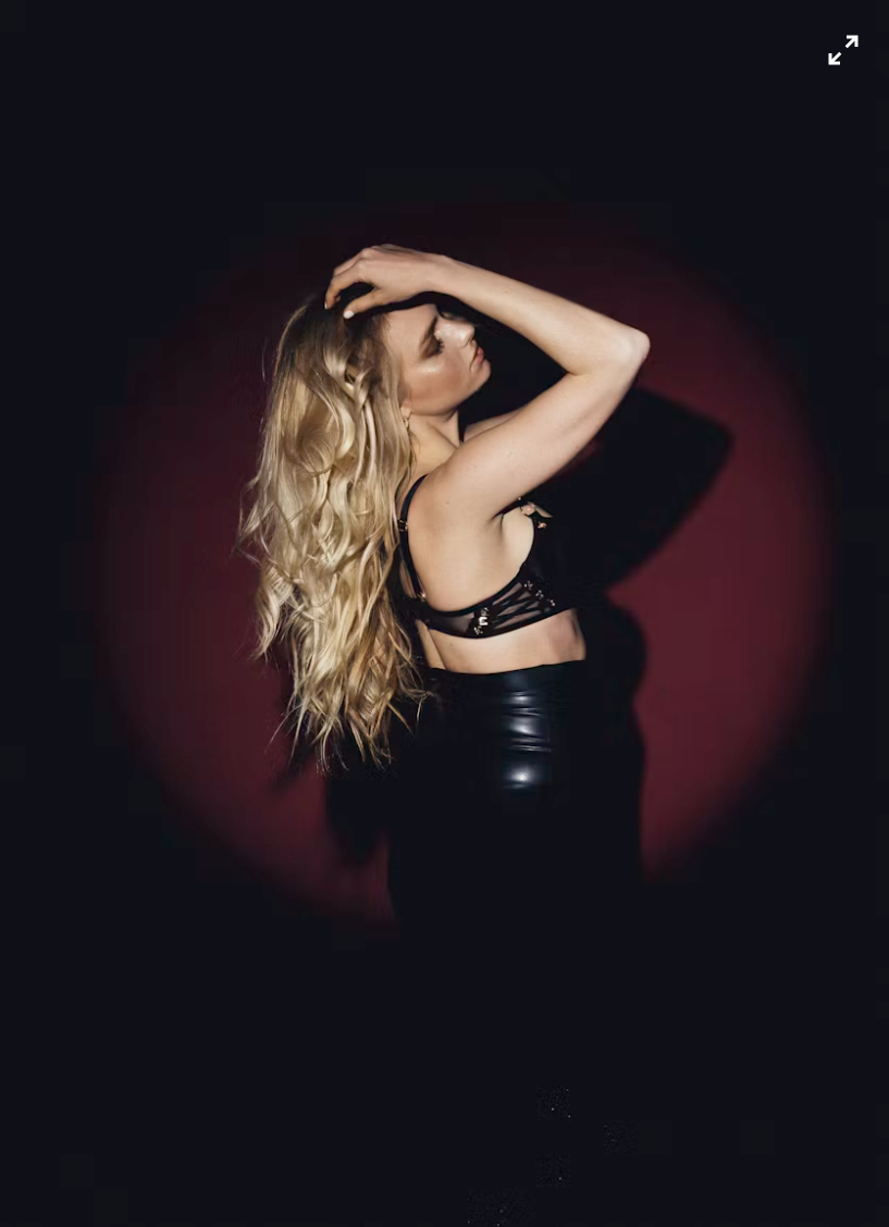 Göktürk Sarışın Escort