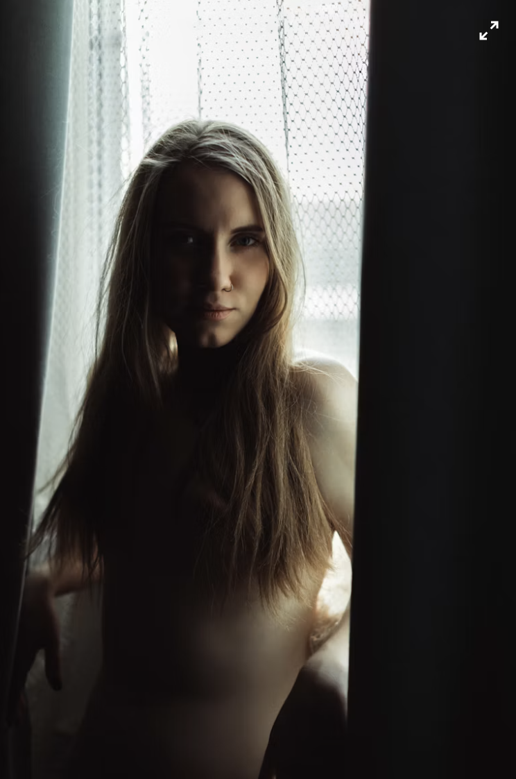 Küçükyalı Sarışın Escort